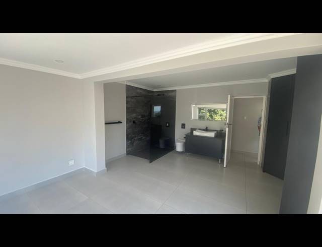 4 BEDROOM HOUSE FOR SALE IN COMPENSATION BEACH